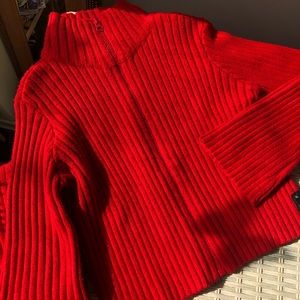 Red thick cropped sweater